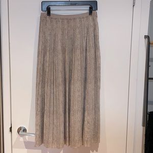 Gorgeous flowy skirt